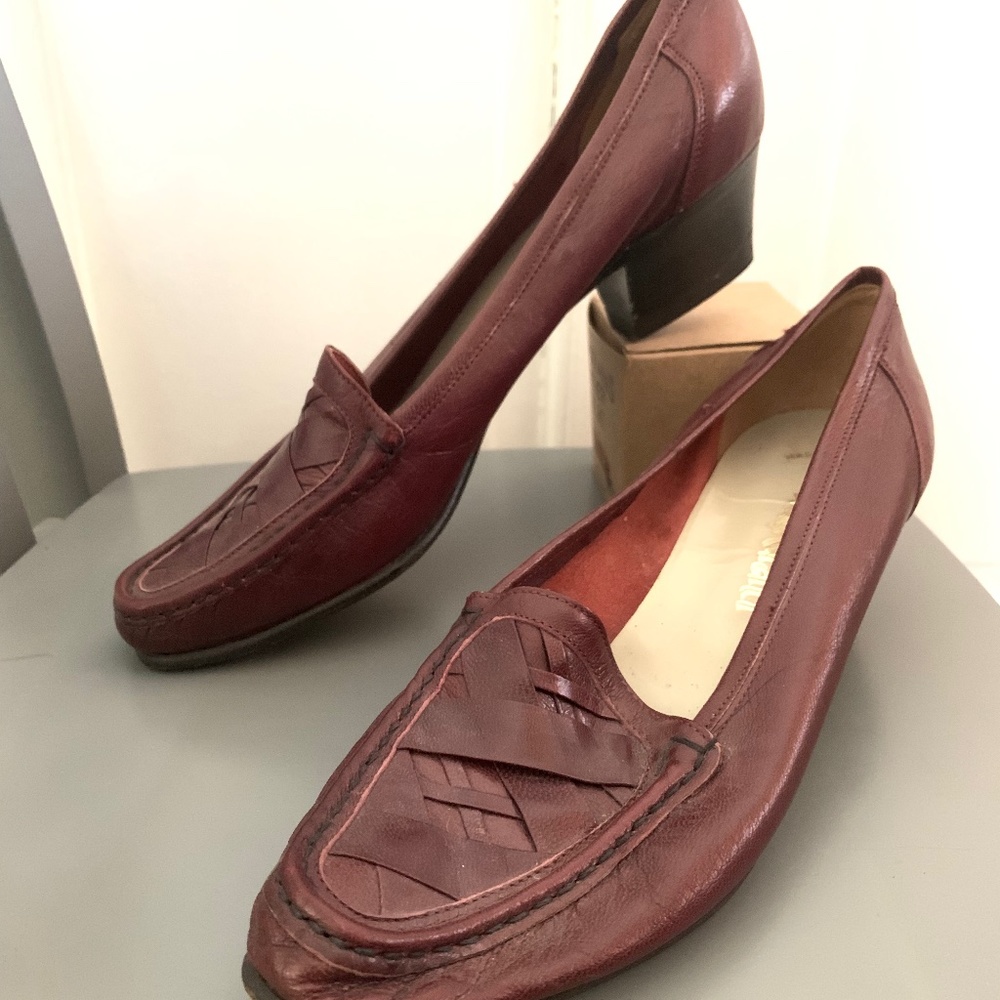 Vintage Maserati woven heels pumps